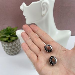 E. Pearl Silver Black Hoop Clip On Earrings Women Jewelry
